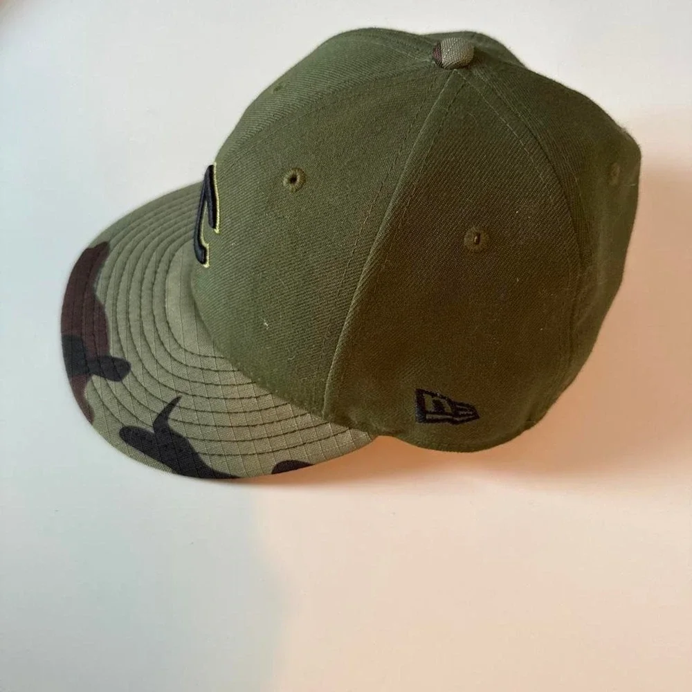 New Era 59Fifty Chicago Cubs Camo Baseball Hat size 7 1/4